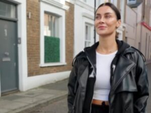 Remember Cally Jane on Love Island? She’s Sharing Power of Exosomes for Hair Growth